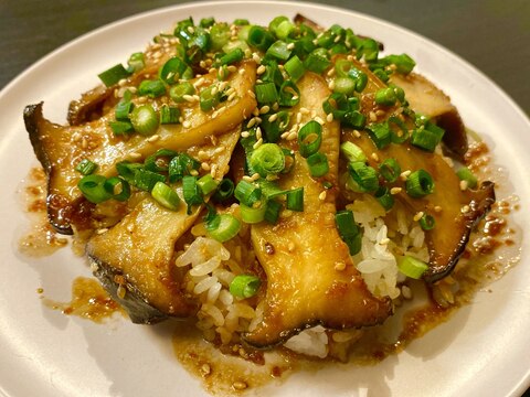 切って炒めるだけ!【無限エリンギ丼】
